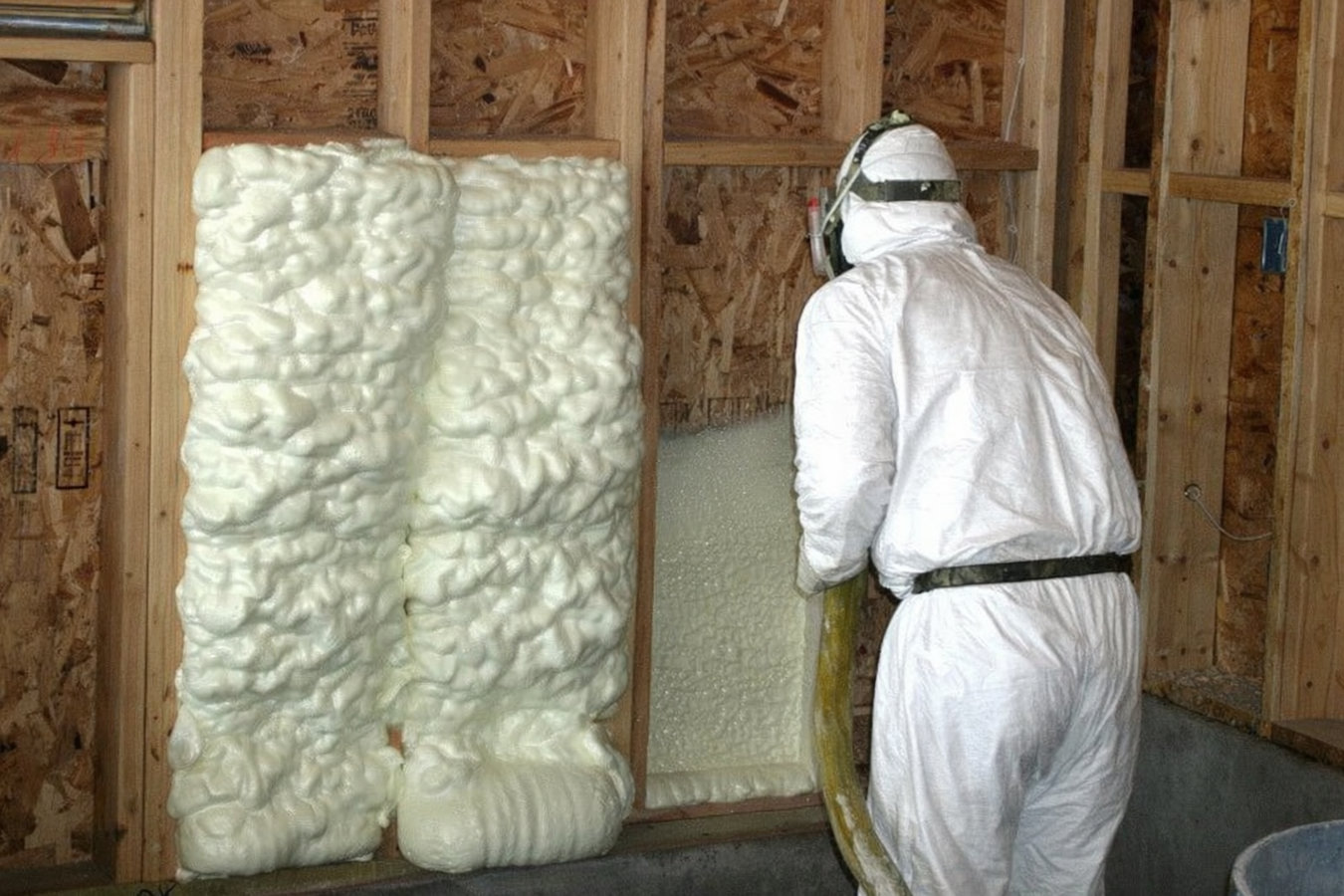 Professional insulation contractor working in Petaluma, CA